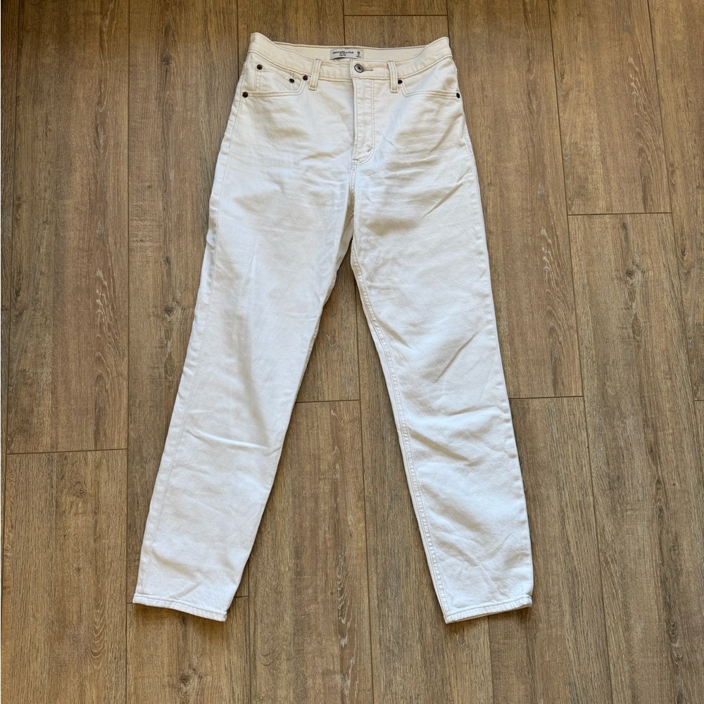 Abercrombie & Fitch Women's Straight Leg Jeans - Off-White (Long)